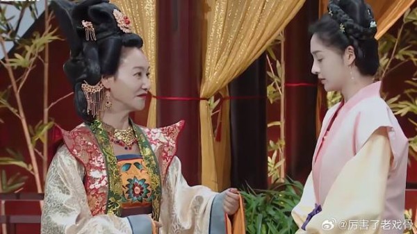 宫女密谋陷害妃子,反叛行为被揭露,宫廷内斗升级