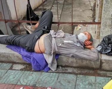 童星出道的4位明星，个个座驾霸气无比，只有他流浪街头令人唏嘘