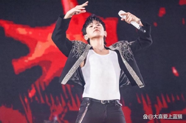 张杰巡回演唱会开启高调表白谢娜羡煞旁人，明星好友现身支持