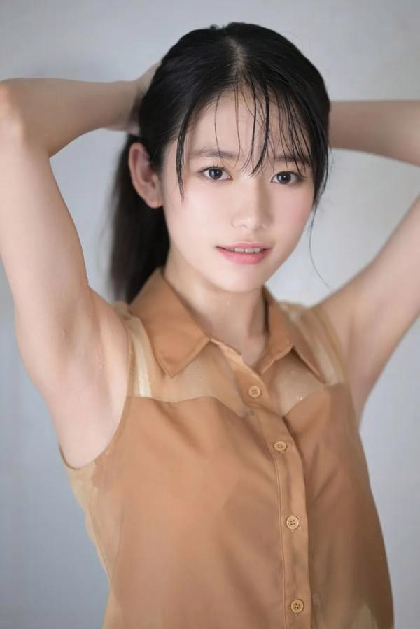 偶像系新人老师，00后的坂井成羽-有驾