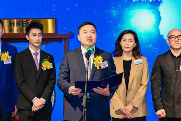 专访｜这个麻城小伙有点牛，34岁把公司做到香港上市