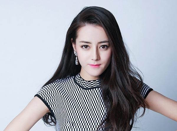 中国演员片酬排行榜出炉，女演员杨幂第一，最后一名出人意料