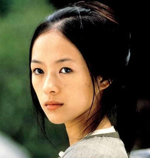 揭秘: 娱乐圈女星最新片酬, 杨幂垫底范爷倒数, 第一名是她!