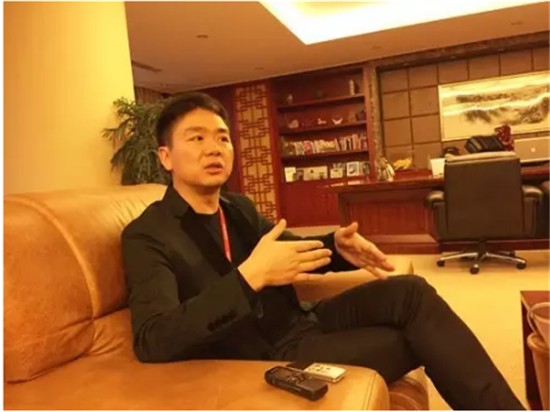 图解刘强东的奢华生活：私人飞机比马云贵1亿元