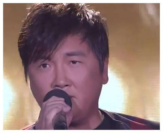 他是内地乐坛一哥，地位媲美罗大佑，与汪涵闹翻后一蹶不振