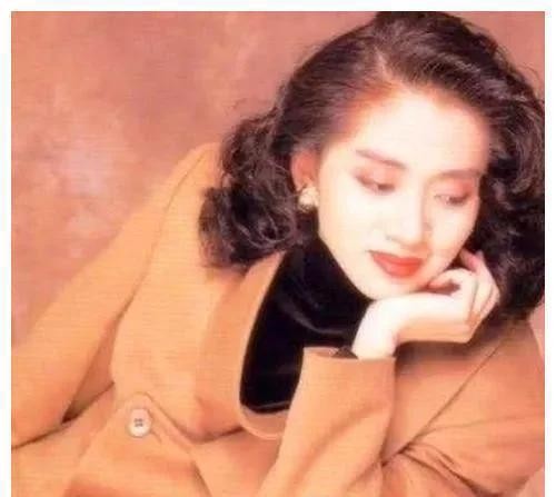 香港巨星梅艳芳一生坎坷，逝后遗产纠纷不断