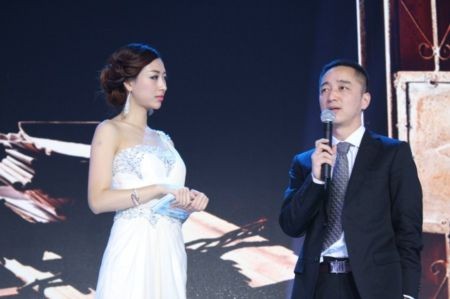 温雅与路金波互动