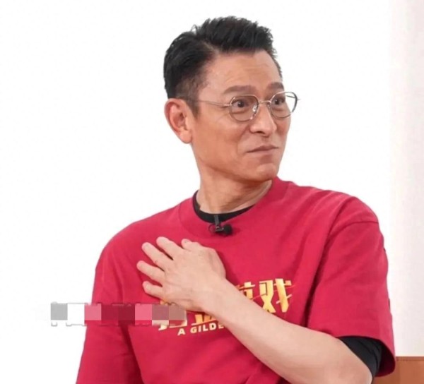 天王巨星刘德华的女儿被同学嘲笑“吹牛”？