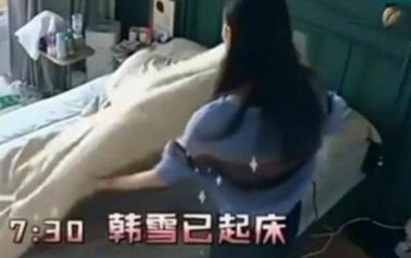 娱乐圈里坚持“自律”的女明星，最后一个为了美，近30年不吃米饭