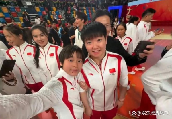 跨界CP大合照！全红婵与乒乓球人气选手孙颖莎、王楚钦合影！