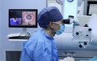 全国首例在沪完成，这项近视治疗手术不到10秒