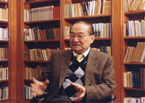 各种原著影视剧作品，金庸挣了多少钱？金庸=JK·罗琳+默多克/2