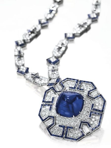 BVLGARI 宝格丽蓝宝石及钻石项链，1969 年。591 万美元 纽约佳士得 2011 年12 月13 日