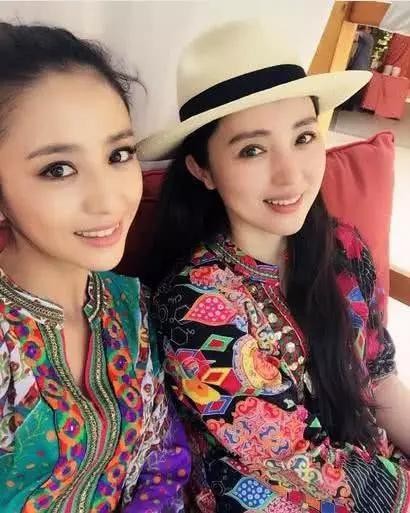 娱乐圈中的好闺蜜,赵丽颖谢娜,杨幂迪丽热巴,你看好哪一对?