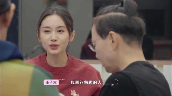 曾与王子文恋爱并同居6年？贾乃亮辟谣：到此为止