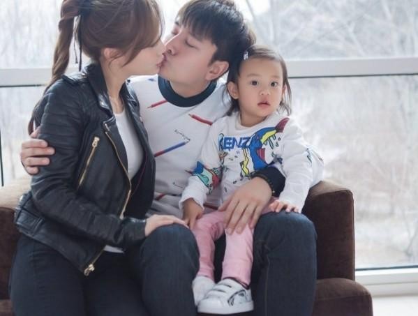 贾乃亮被问会不会二婚？毫不遮掩说出答案，网友直言：心疼李小璐