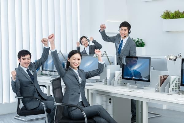 打造明星效应，助力粉丝创业：品牌方案策划实践路径 图2