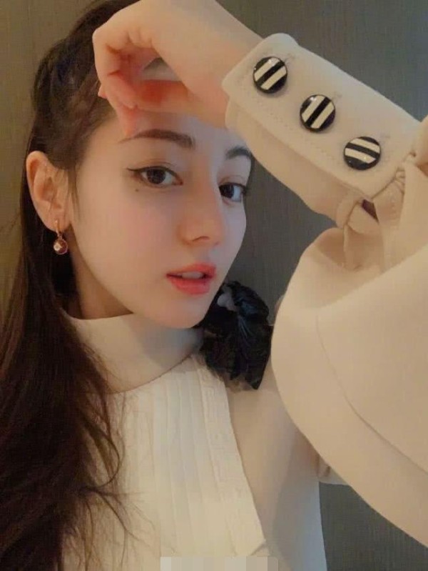 受转会传闻影响压力大？迪丽热巴自曝常被惊醒，睡眠质量不好