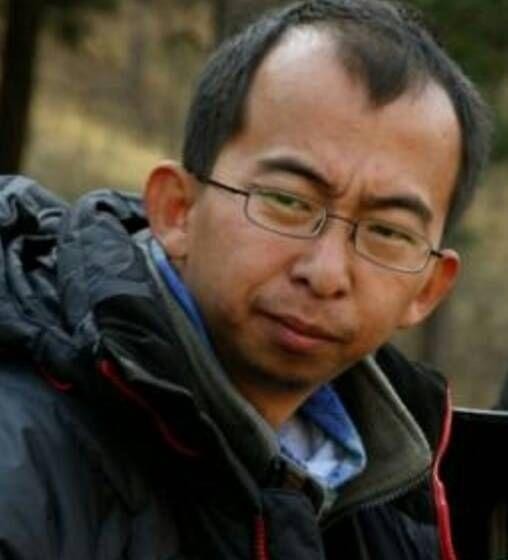 他是出了名的“丑角”，但他另一个身份更牛，却无人知!！