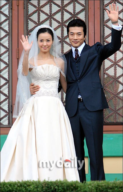 权相佑和孙泰英婚礼前接受采访