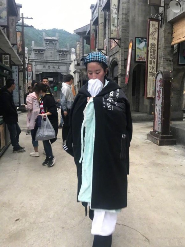 刘亦菲晒拍完水戏后的素颜照，还是大家心目中的“神仙姐姐”吗？