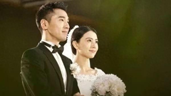 5位明星夫妇婚礼由何炅主持，有钱都请不到，网友：实力强大