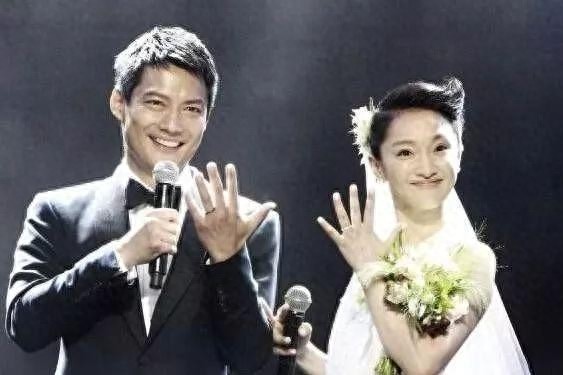 5位明星夫妇婚礼由何炅主持，有钱都请不到，网友：实力强大