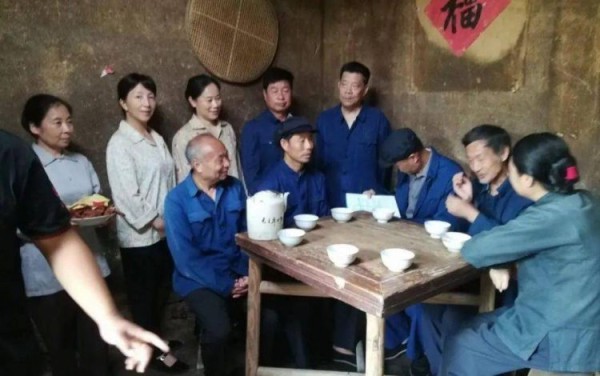 赣县一退休老师与国内一线明星合作拍电影！