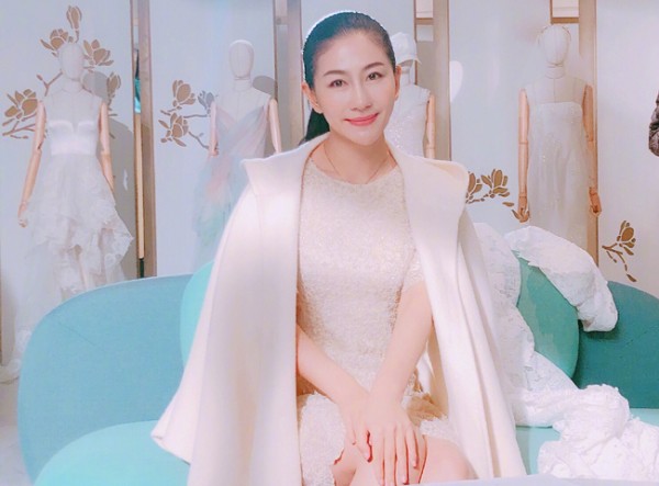 刘钧老婆兰玉资料照片曝光 低调实力派戏外妻子身份来头惊人