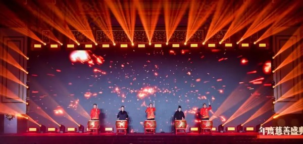 北京市孤独症儿童康复协会艺术团进行开场表演