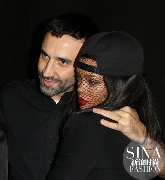 Rihanna与Givenchy