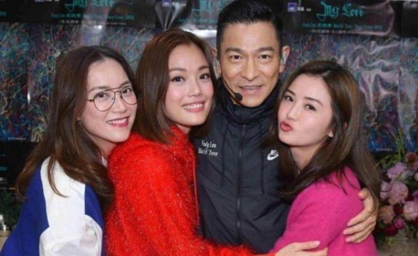 天王刘德华坎坷事件，被说唱歌难听，还有乐坛前辈劝说放弃