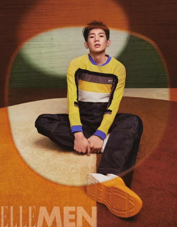 Yellow, Sitting, Leg, Knee, 