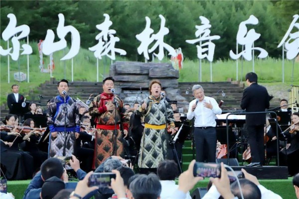 明星论坛，星光熠熠，热议不断