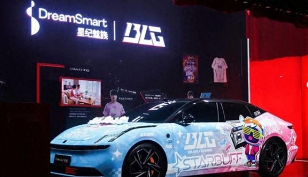 年轻人的梦想之车：STARBUFF电竞座舱颠覆生活方式-有驾