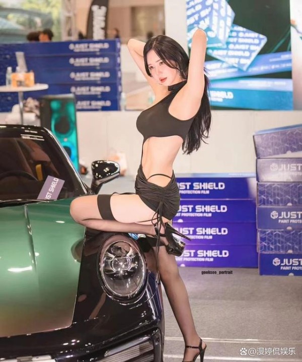 性感女神金楚瑟：从车模到时尚Icon，她如何征服整个模特界？-有驾
