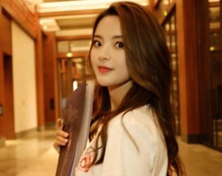 娱乐圈明星的学历,杨超越初中,王一博高中,被陈妍希圈粉