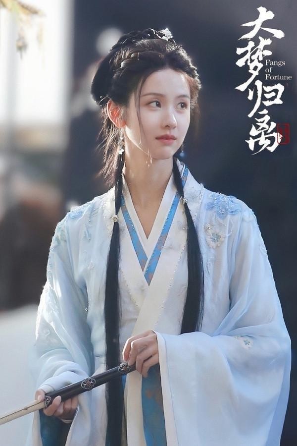同样演神女，刘亦菲、陈都灵、白鹿、唐嫣一对比，差距一目了然