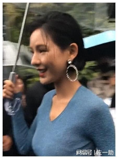 无滤镜下的真面目”，钟欣潼大象腿，张予曦蚂蚁腰，倪妮胖成桶