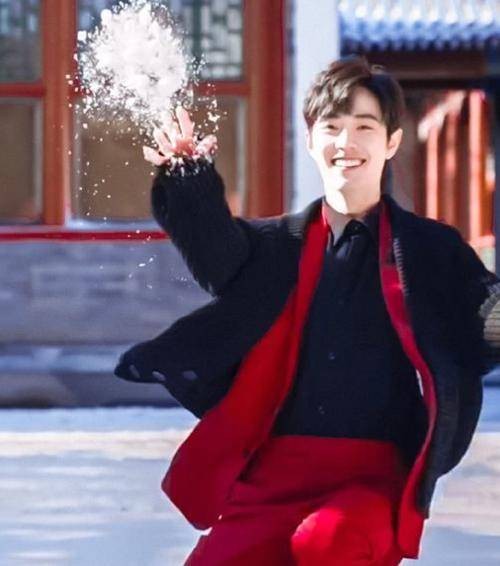 他们长在南方不见白雪，出道后终于圆梦，娱乐圈男星的看雪梦
