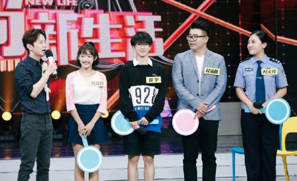 美少女代古拉k真实颜值曝光，网友称恋爱了