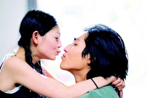 蓝正龙周幼婷办完离婚，9年婚姻画下句点，演艺圈神仙伴侣破灭！