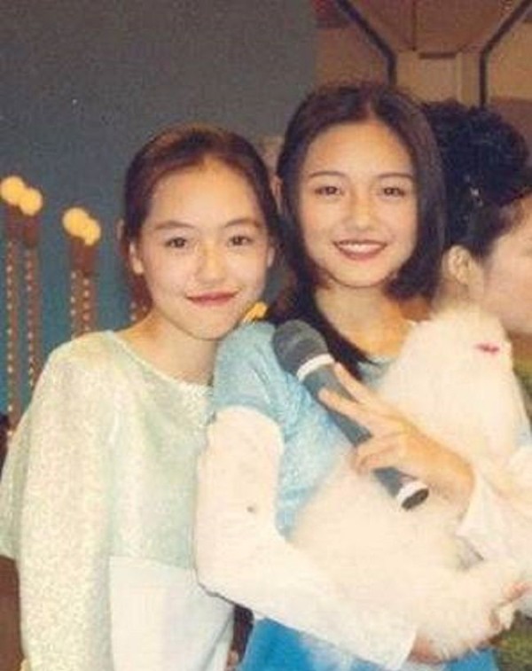 小S徐熙娣少女照被曝美过大S，网友：像励志女王徐熙媛学习。