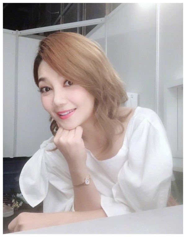 梁静茹原名叫梁翠萍！张艺兴李易峰杨紫等明星出道前原名纷纷曝光