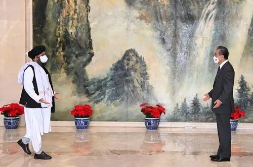 王毅会见阿富汗塔利班政治委员会负责人