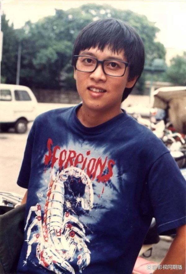 纪念溺亡妹妹踏入歌坛，一首“大海”万人传唱，亚洲第一男高音