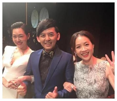 消失4年的曾宝仪现身，素颜下样子大变，与男友如偶像剧般浪漫