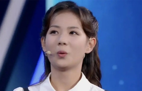 00后接班人蔡云咏不够惊艳！球迷：怀念大美女马凡舒