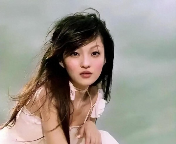 退圈已成定局，张韶涵背后的无奈与蜕变