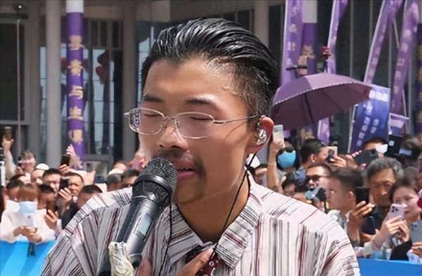 深扒娱乐圈大佬郭有才：背后老板另有其人，公司涉嫌骗钱